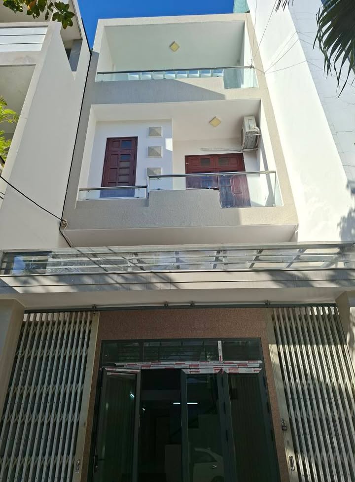 Nhà mặt tiền cho thuê Nguyễn Khoái, Đà Nẵng 90m² chỉ 16 triệu/tháng - Nhà mới sạch sẽ, thiết kế hiện đại!