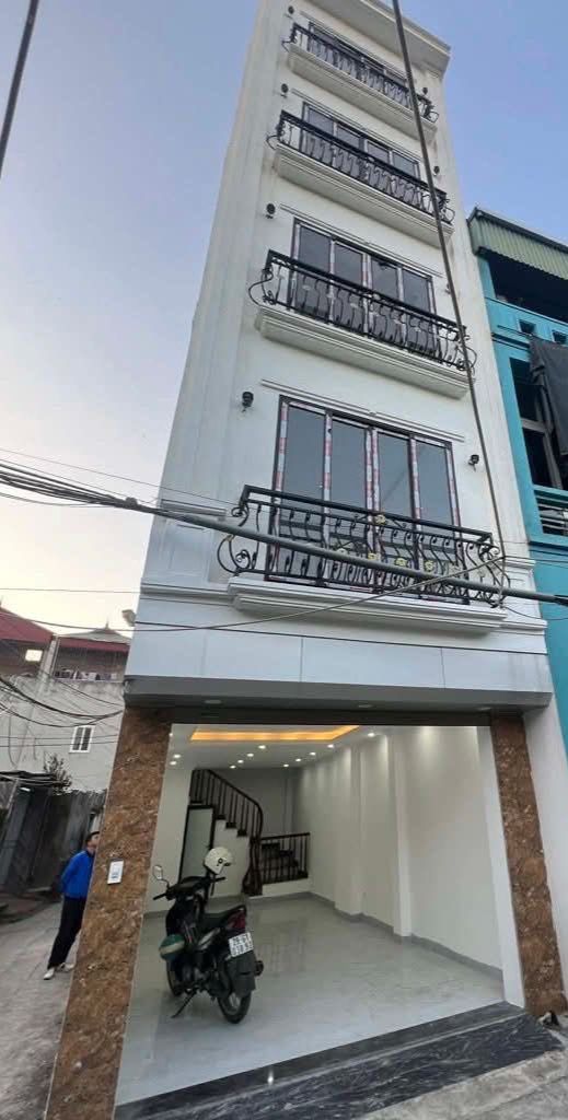 Nhà 4 tầng Ngọc Hồi, 43m² giá 7 tỷ - Ô tô đỗ cửa, tiện nghi đầy đủ!