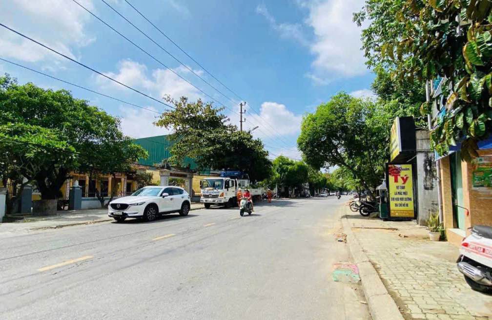 Đất kiệt ô tô Nguyễn Sinh Cung 100m² giá 2.3 tỷ - Sổ hồng chính chủ, thương lượng ngay!