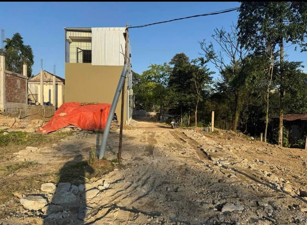 Đất kiệt ô tô 50 Phùng Quán, 100m² giá 1.1 tỷ - Vị trí cao ráo, không ngập úng!