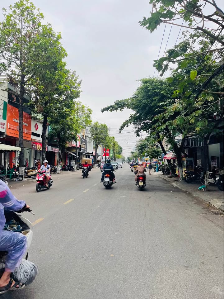 Nhà mặt tiền 2 tầng tại Ngô Mây, Quy Nhơn 166.7m² giá 12 tỷ - Đầu tư sinh lời ngay!