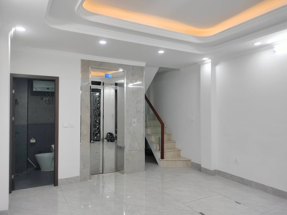 Nhà đẹp Xuân Đỉnh 33m² giá 10.95 tỷ - Thang máy, ô tô đỗ cửa!