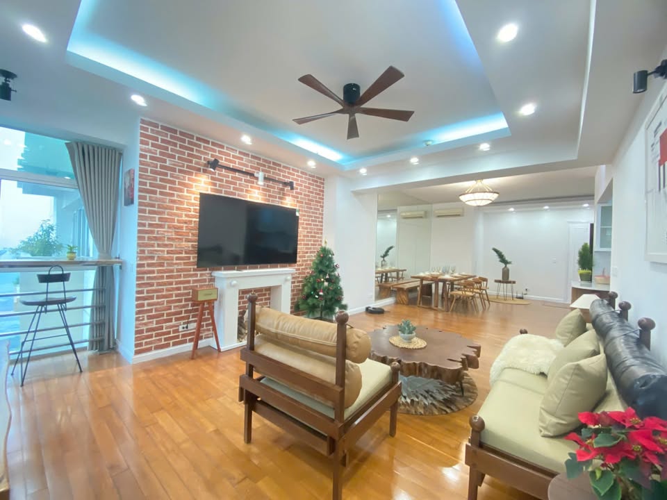 Căn hộ 4PN tại tòa E1 Ciputra, Quận Bắc Từ Liêm - Cho thuê giá tốt!