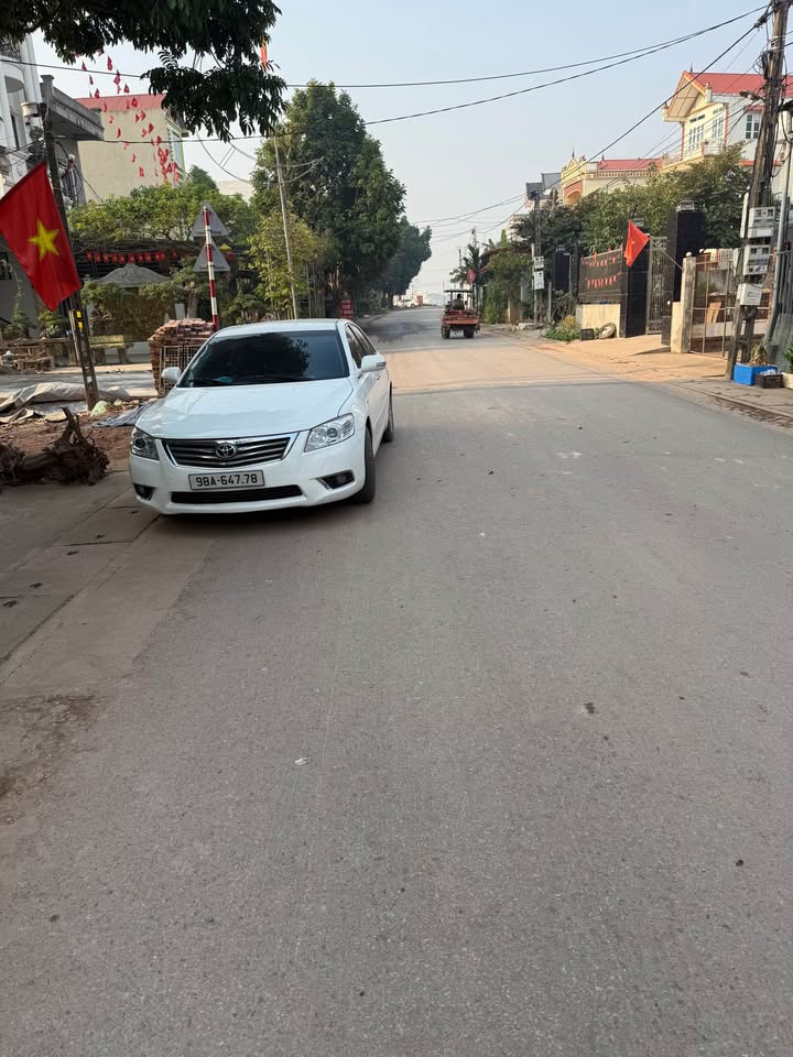 Bán đất Thị trấn Cao Thượng 100m² giá 2.2 tỷ - Khu vực phát triển mạnh!