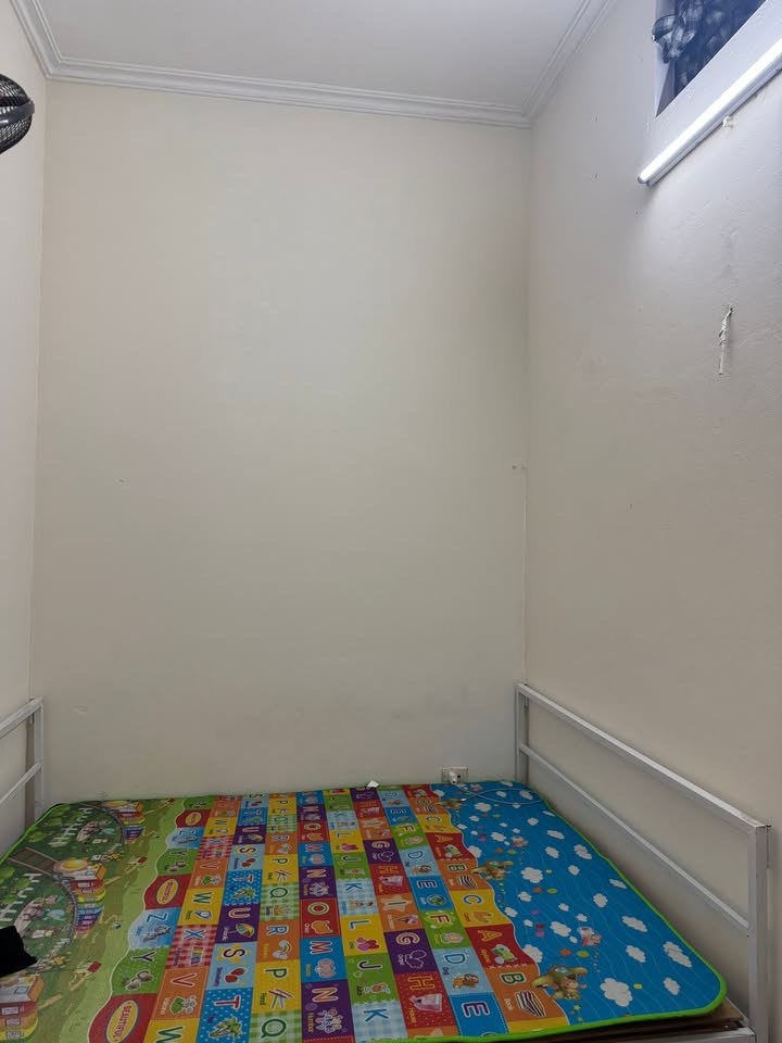 Cho thuê phòng tại Ngõ 530 Đường Láng 20m² chỉ 2 triệu - An ninh tốt, vào ở ngay!