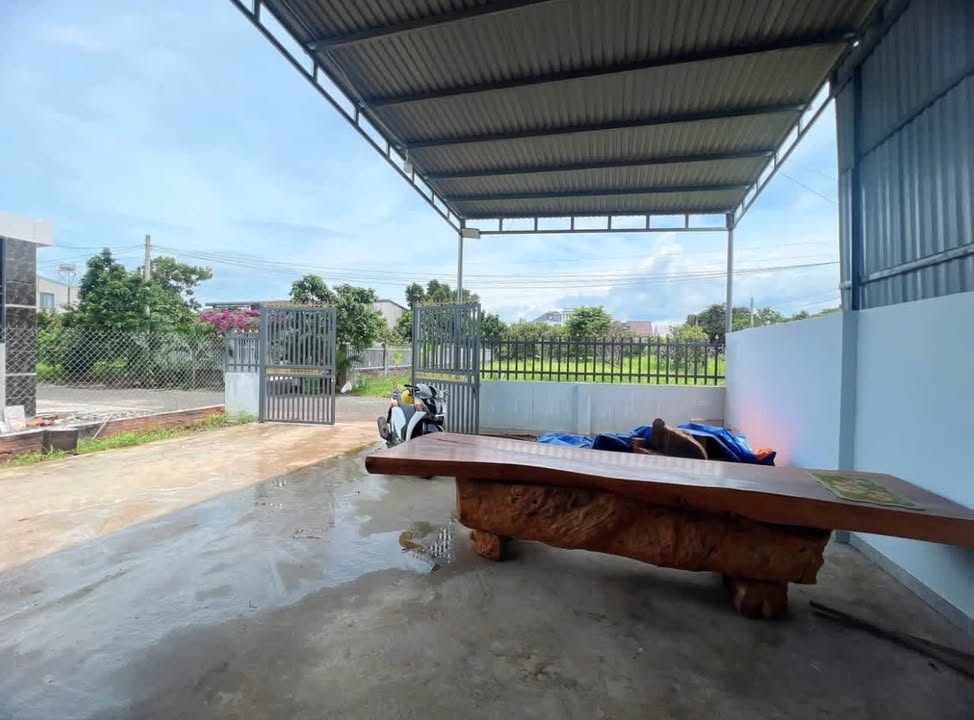 Nhà bán tại Quận Bình Tân 2600m² giá 2 tỷ - Đầu tư sinh lời hấp dẫn!