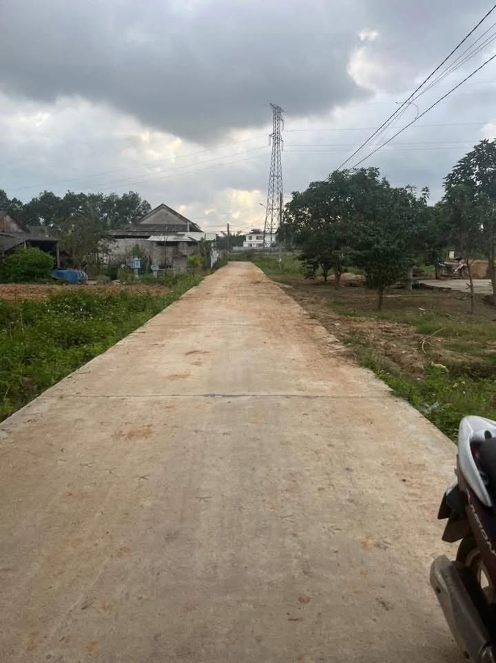 Đất nền 180m² Cam Thuỷ cũ giá chỉ 3xx triệu - Sổ đỏ chính chủ!