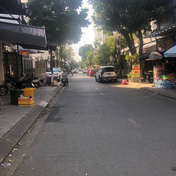 Nhà trọ 3 tầng mặt tiền 5M5, Quận Hải Châu, 80m² - Dòng tiền 40 triệu/tháng!