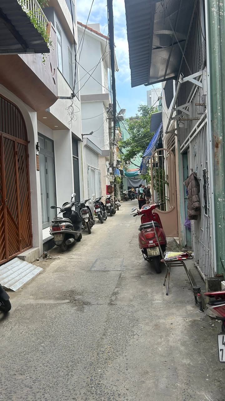 Nhà 2 tầng tại Kiệt Nguyễn Chí Thanh, Đà Nẵng 36m² giá 3.5 tỷ - Nhà chỉ cần sơn là ở ngay!