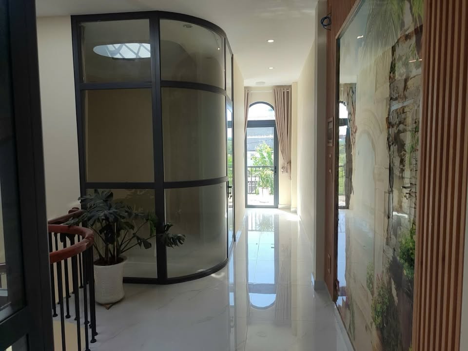 Nhà 1 trệt 1 lầu KDC Hoàng Phát Bạc Liêu 100m² giá 2.45 tỷ - An ninh tốt, gần chợ và trường học!