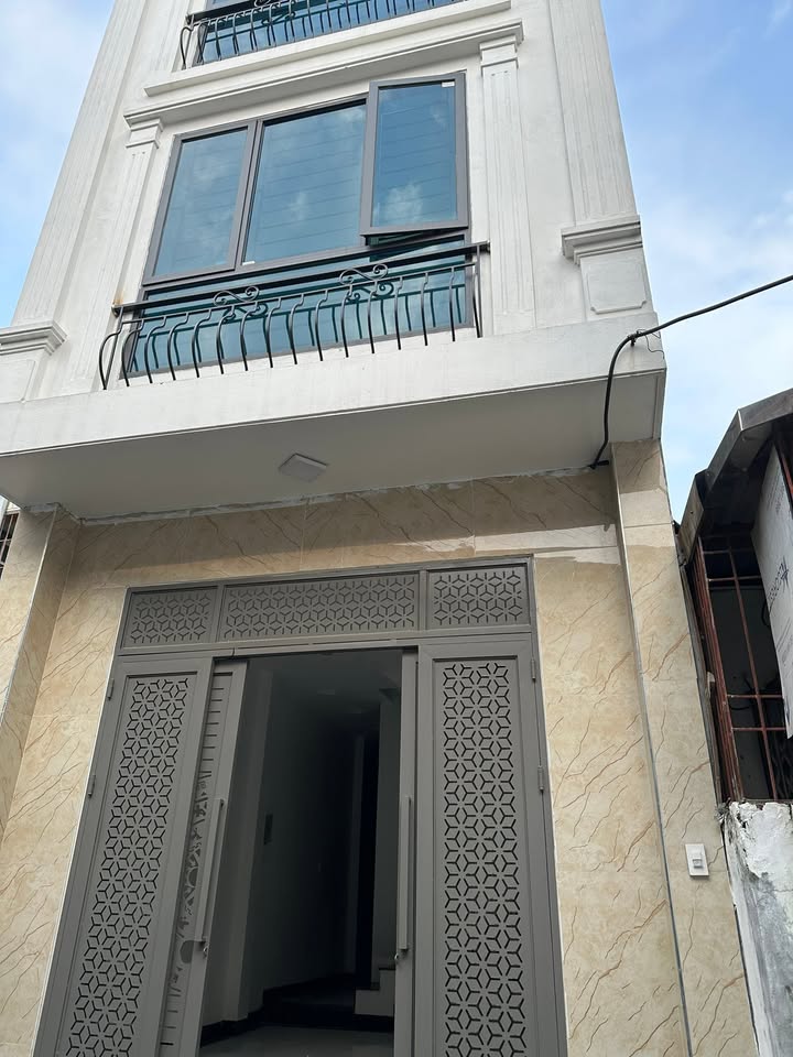 Nhà 5 tầng mặt phố Quang Trung Hà Đông 42m² giá 9 tỷ - Đầu tư sinh lời ngay!