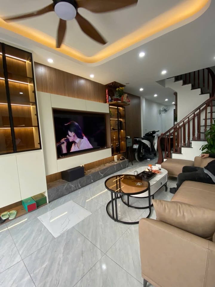 Nhà 4 tầng Kim Giang, 38m² giá 2 tỷ - Vị trí đắc địa tiện ích bạt ngàn!