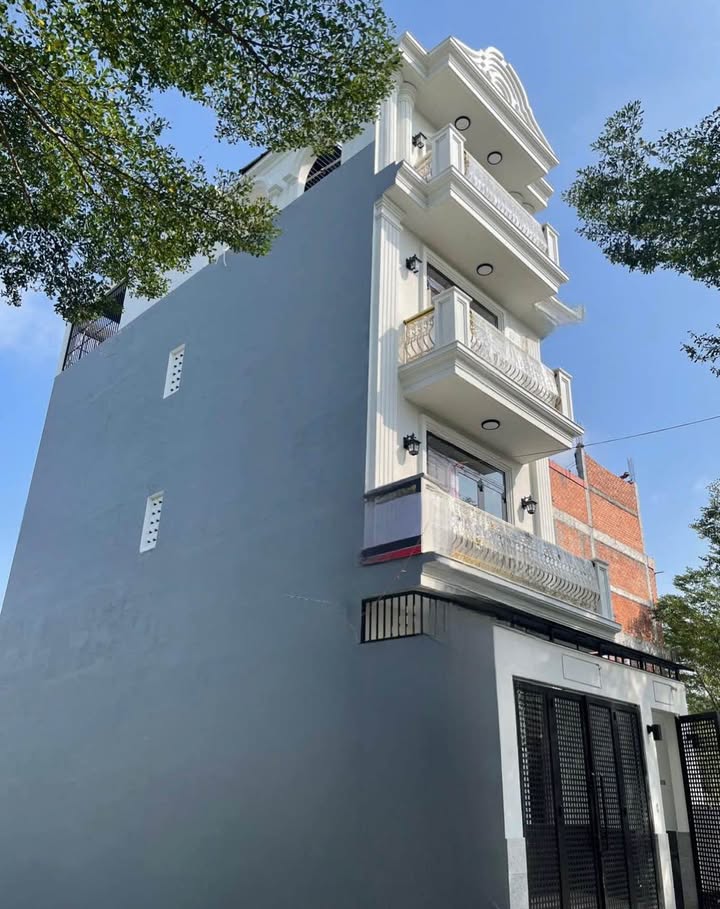 Nhà 4 tầng Lê Văn Lương, Quận 7, 80m² giá 8 tỷ - Chính chủ, sổ hồng đầy đủ!