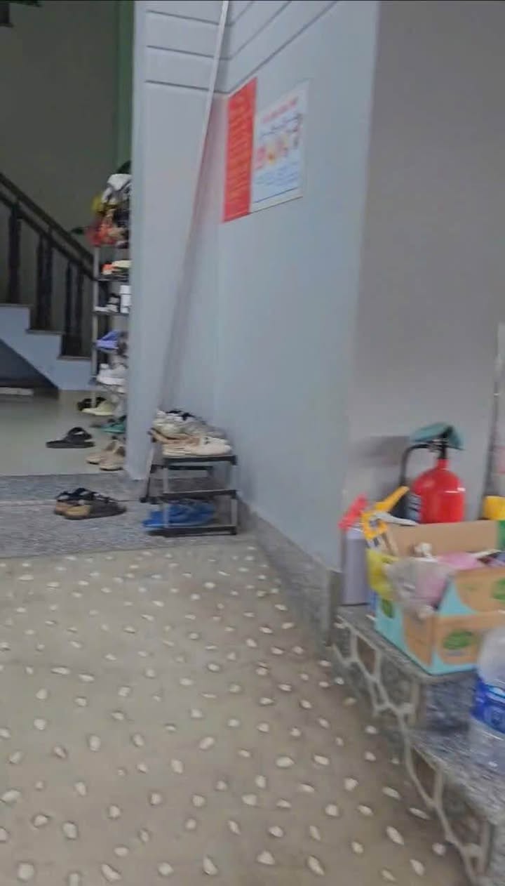 Bán nhà phố Đường 160 Tăng Nhơn Phú A 76m² giá 7.8 tỷ - Thiết kế ấn tượng, 8 phòng ngủ!