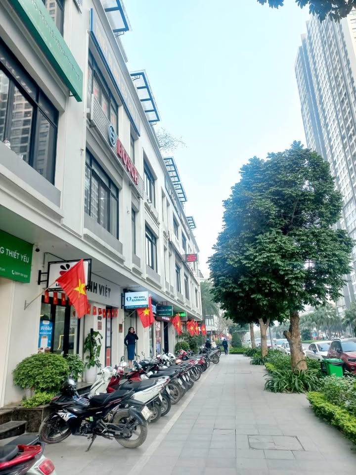 Cho thuê văn phòng tại Vinhome Gardenia 90m² giá 11 triệu - View thoáng mát, làm việc 24/7!