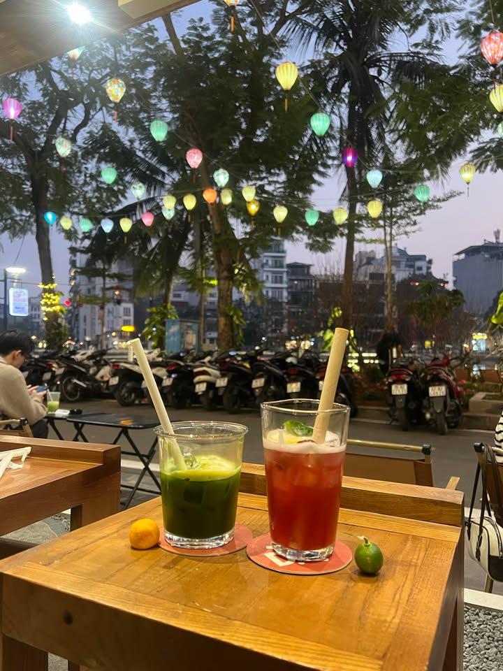 Quán cafe Mặt hồ Tây 100m² giá 15 triệu - Nhượng ngay vào kinh doanh!