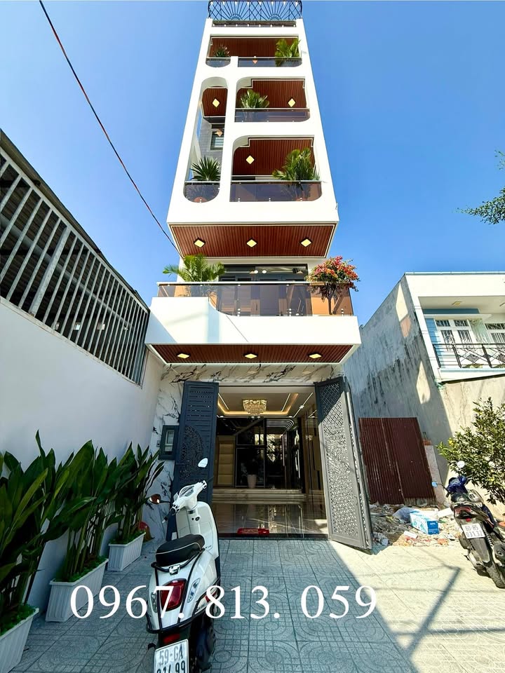 Nhà phố 100m² Cầu Ba Phụ Thạnh Xuân, Quận 12, giá 9.95 tỷ - Thiết kế sang trọng, thang máy