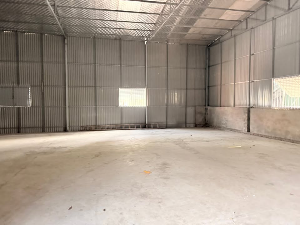 Xưởng cho thuê 500m² tại Thị trấn Quốc Oai - Mặt đường nhựa, giá thỏa thuận