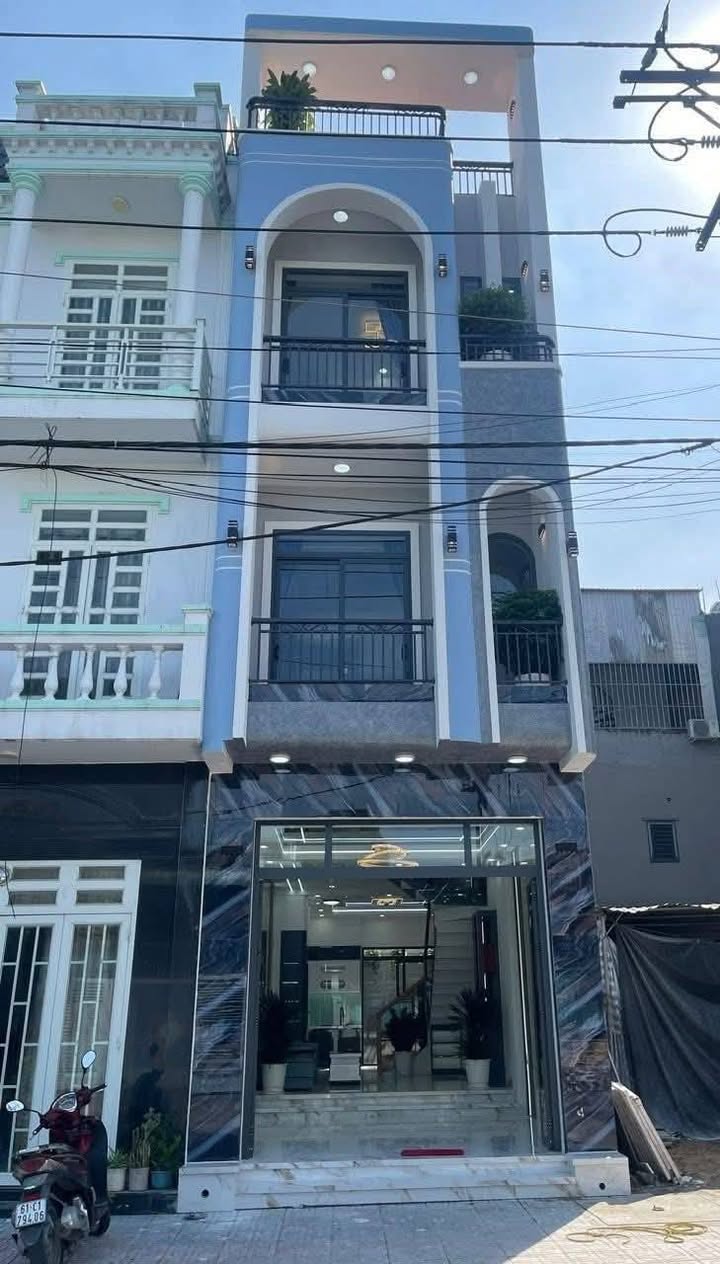 Nhà phố Thủ Đức, DT743, 60m² giá 4.95 tỷ - Thiết kế sang trọng, đầy đủ nội thất!