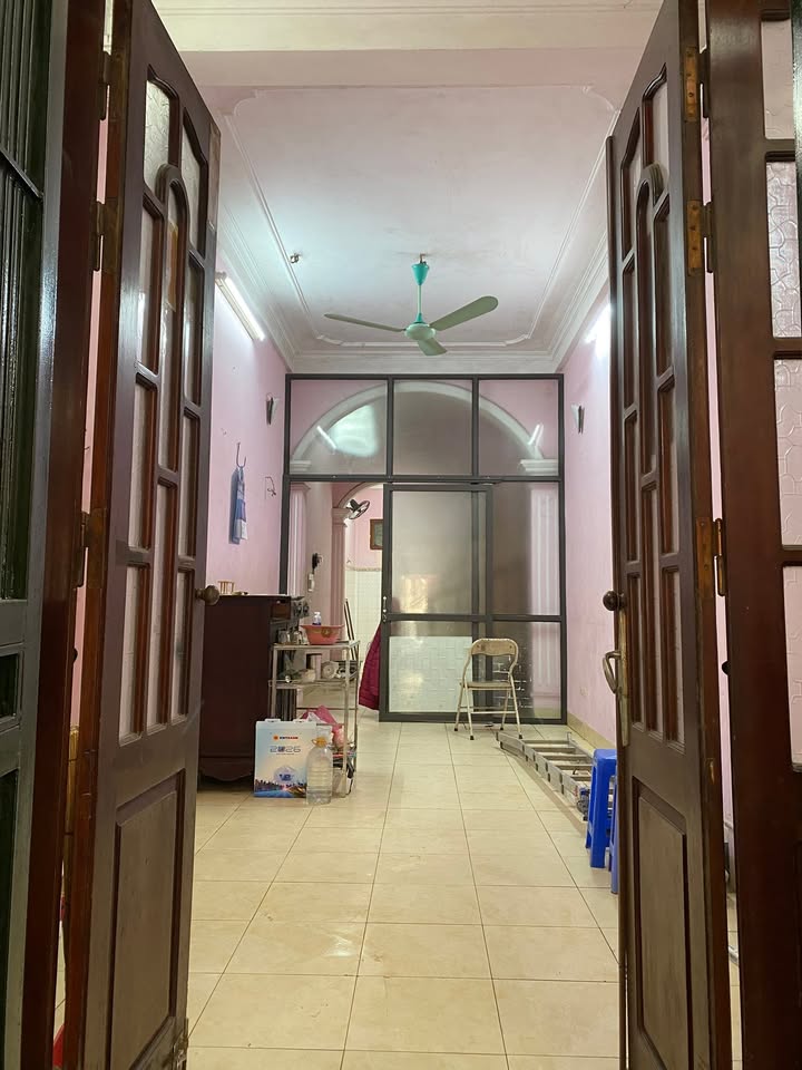 Nhà cho thuê 4 tầng tại Hai Bà Trưng 45m² - Phù hợp làm văn phòng và cửa hàng!