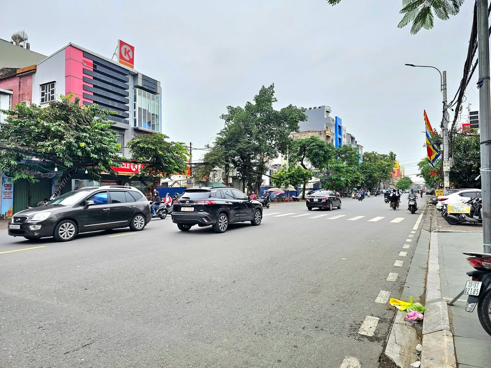 Nhà mặt ngõ 261 Trần Nguyên Hãn, Hải Phòng 72m² giá 9.5 tỷ - Tiện ích đầy đủ, sổ đỏ chính chủ!