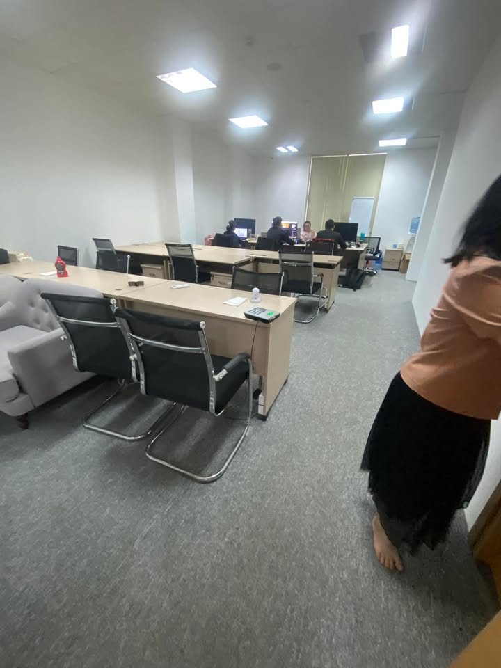 Cho thuê Tòa Nhà Văn Phòng Hoàng Ngân, Cầu Giấy 480m² - Thiết kế hiện đại, giá tốt!