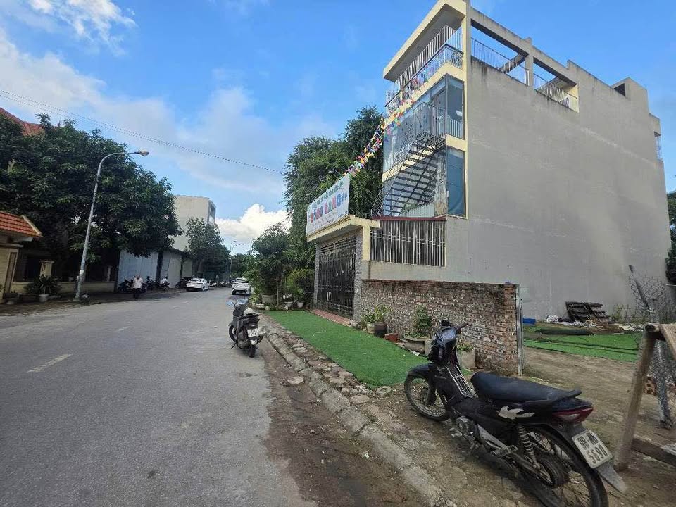 FrontHouse chính chủ quận Gia Lâm 135.5m² giá 17.9 tỷ - Đầu tư sinh lời ngay!