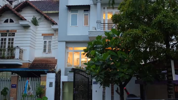 Cho thuê Villa Quận 2 - 5 phòng ngủ, đầy đủ tiện nghi - Thoải mái cho mọi khách hàng!