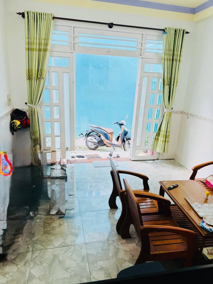 Nhà Hẻm 3m Đường Đỗ Xuân Hợp, Phước Long B, 50m² giá 3.75 tỷ - Sổ hồng riêng, hoàn công đủ!