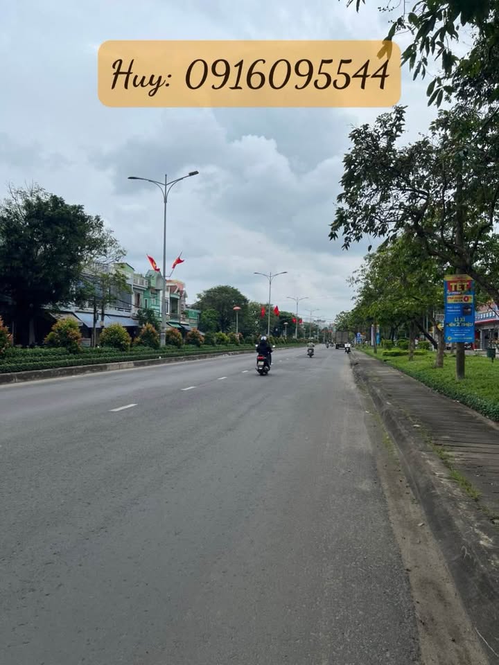 Nhà cấp 4 mặt tiền Nguyễn Tất Thành, Tuy Hoà 102m² giá 4.5 tỷ - Đầu tư sinh lời ngay!