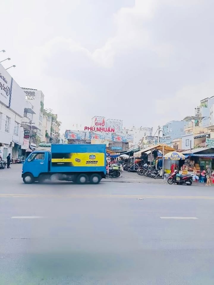 Bán gấp FrontHouse Phú Nhuận 94m² giá 40 tỷ - Mặt tiền kinh doanh sầm uất!