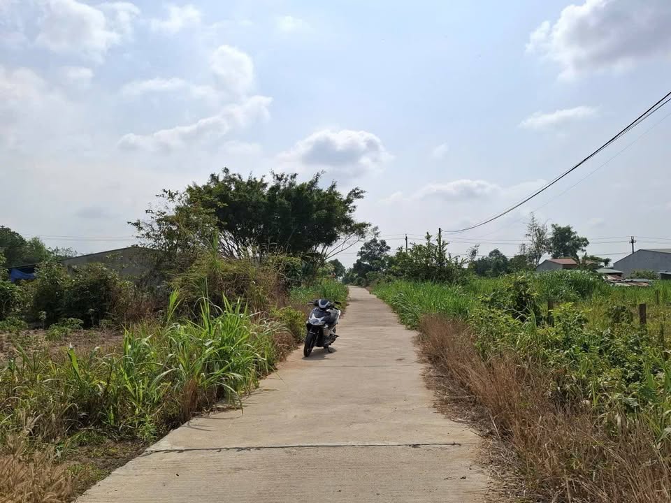 Đất thổ cư Vinh Quang, TP Kon Tum 180m² giá chỉ 5xx triệu - Cơ hội đầu tư tuyệt vời!