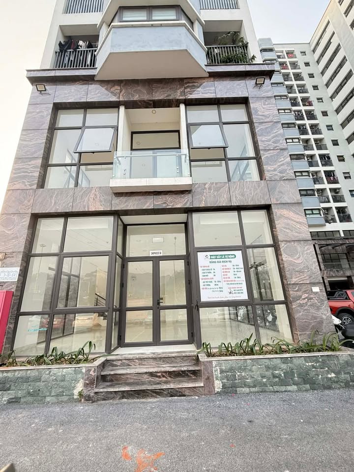 Shophouse cho thuê Tòa C, Phường Đồng Tiến, 8 triệu - Giá tốt, vị trí đắc địa!