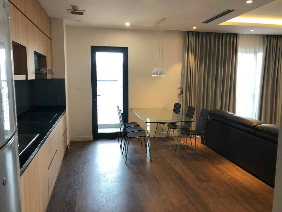 Chung cư Imperia Nguyễn Huy Tưởng 100m² giá 21 triệu - Căn góc view thoáng mát!