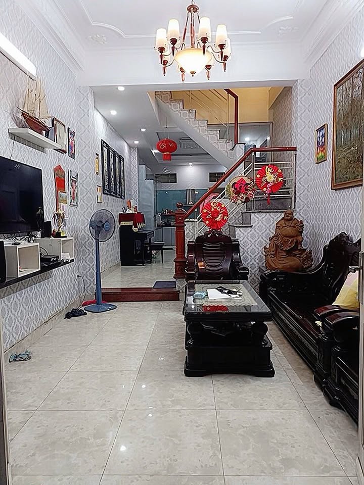 Nhà Ngọc Khánh Ba Đình 52m² giá 20.6 tỷ - Lô góc sáng thoáng sát phố!