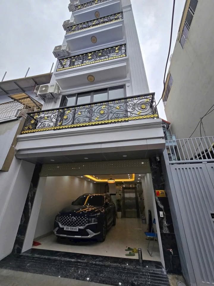 Nhà 6 tầng mặt ngõ thông ô tô tại Gia Thượng, Ngọc Thụy - Sẵn sàng ở ngay!