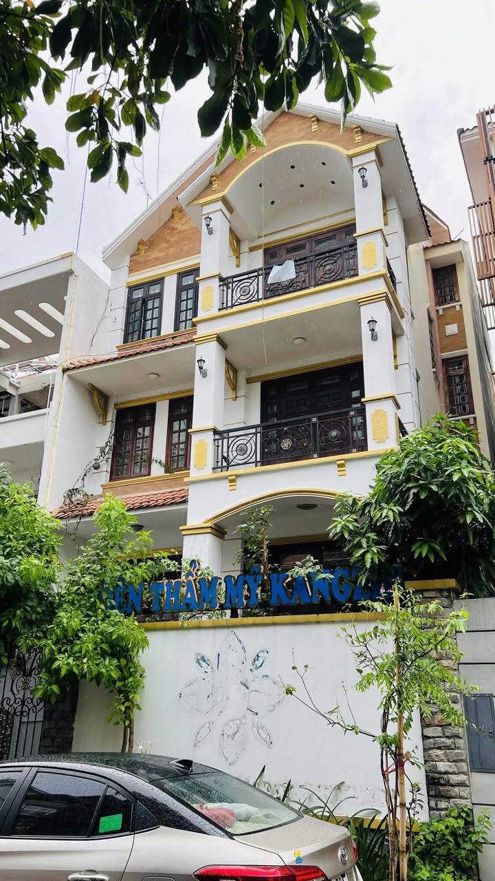 Biệt thự cho thuê mặt tiền Hoa Đào, Phú Nhuận 144m² - Vị trí đắc địa, giá thỏa thuận!