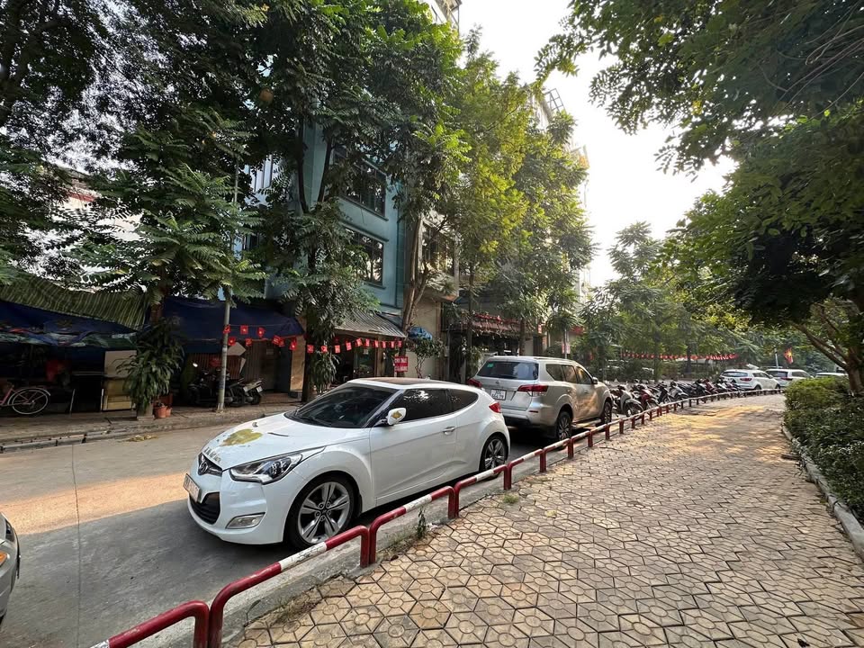 Nhà phố Trần Quang Diệu, Đống Đa 360m² - Ô tô tránh, pháp lý rõ ràng!