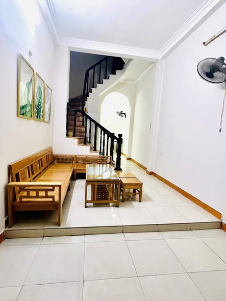 Nhà cho thuê tại Ngõ Bùi Xương Trạch, 40m², giá 12 triệu - Phù hợp cho gia đình và nhóm bạn!