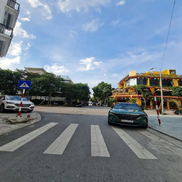 Nhà phố 5 tầng 81m² tại Trâu Quỳ, Gia Lâm - Kinh doanh sầm uất, giá tốt!