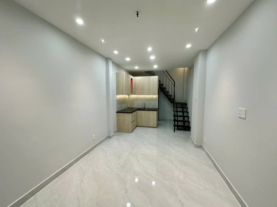 Nhà bán 95 Chiến Lược, Bình Tân 21m² giá 3.28 tỷ - Chính chủ, thương lượng!