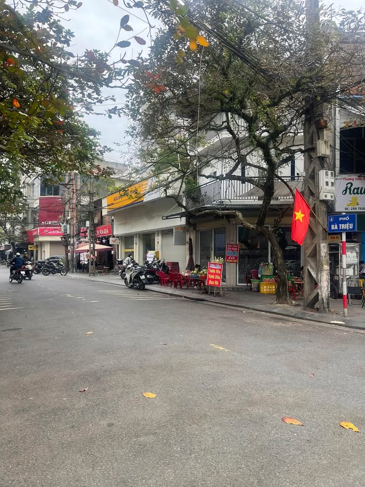 Nhà mặt đường Bà Triệu, Nam Định 137m² giá 19 tỷ - Kinh doanh sầm uất!