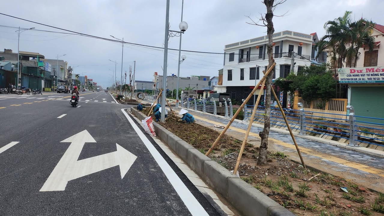 Nhà mặt đường 395 Huyện Khoái Châu 99m² giá 2 tỷ - Kinh doanh ngay!