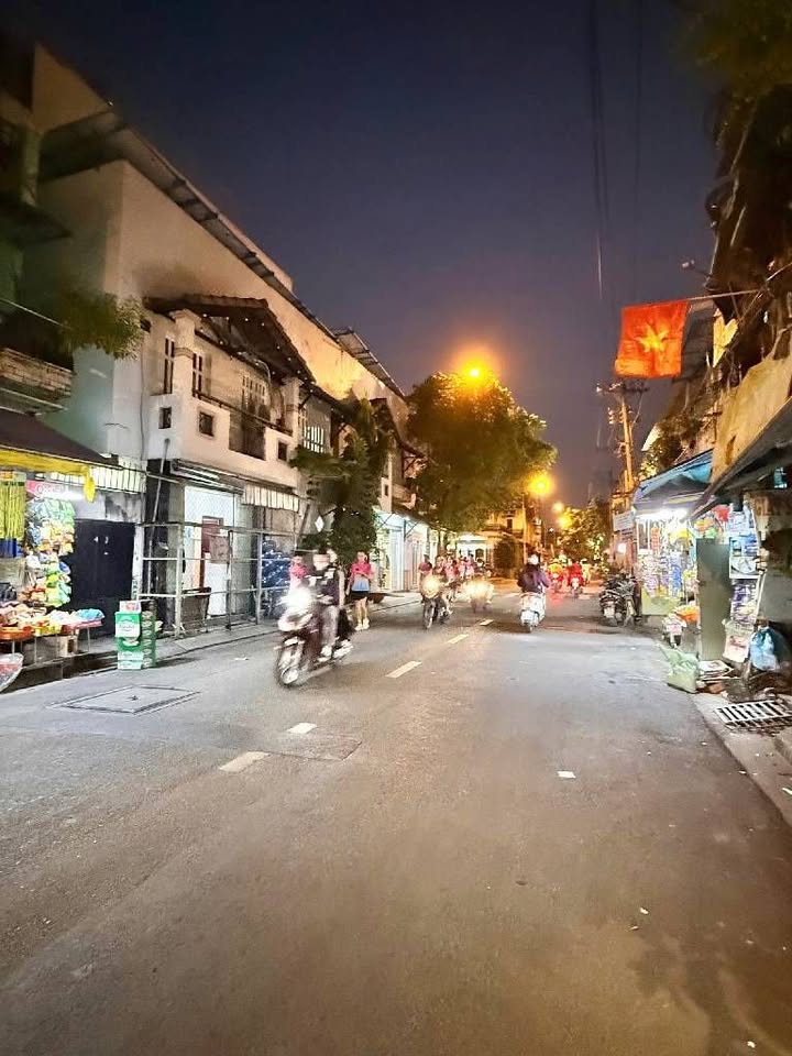 Nhà mặt tiền kinh doanh Phan Văn Xảo, Tân Phú, 14m², giá 2 tỷ - Sẵn sàng vào ở ngay!