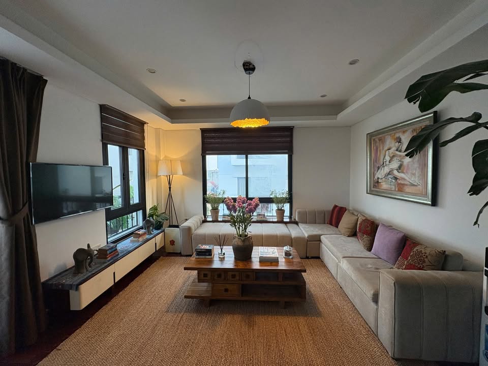 Căn hộ 2 phòng ngủ tại Âu Cơ, Tây Hồ, 100m² - Thiết kế hiện đại và ấm cúng!