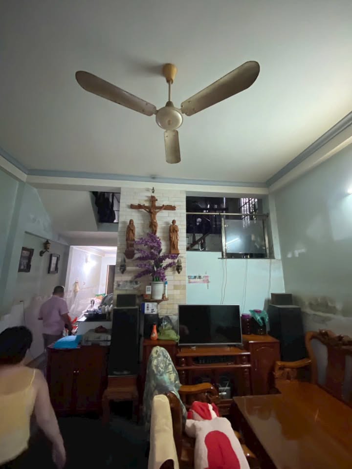 Nhà 2 tầng Phường Tân Hòa 80m² giá 2.65 tỷ - Sổ riêng, đầy đủ tiện nghi