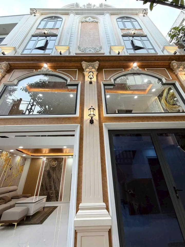 Nhà phố Tân cổ điển tại HXH Chu Văn An 40m² giá 9.87 tỷ - Thiết kế sang trọng, tiện nghi đầy đủ!