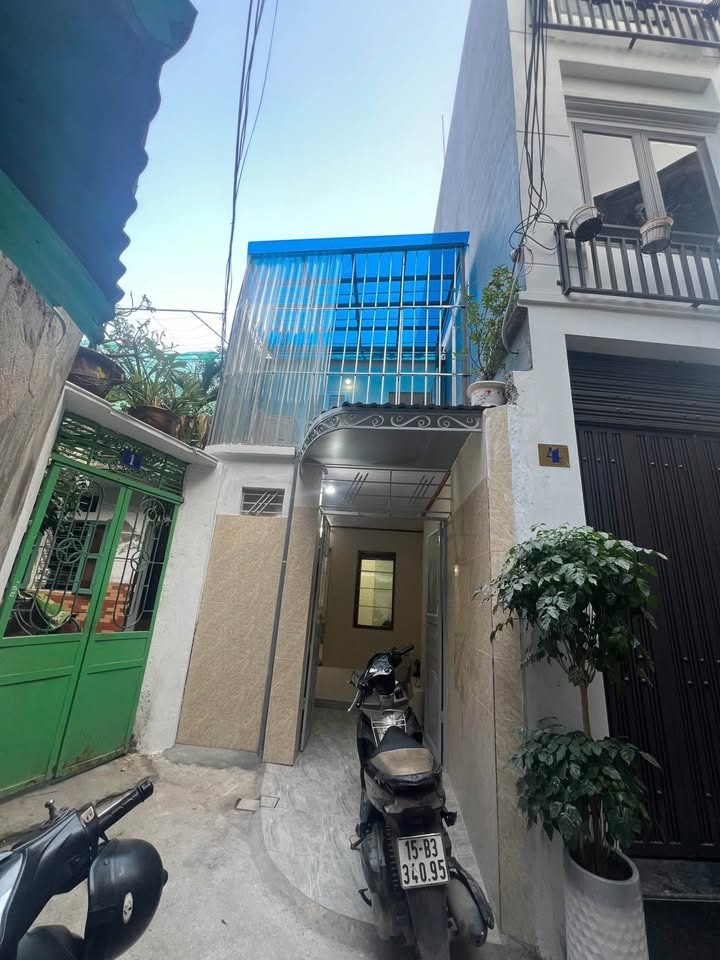 Nhà phố Dư Hàng Kênh 36m² giá 2.15 tỷ - Sẵn sàng vào ở ngay!