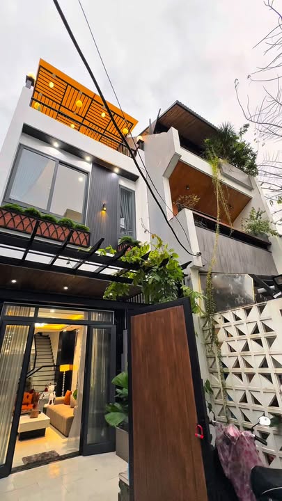 Nhà 3 tầng Thanh Bình - Hải Châu 66m² giá 5 tỷ - Thiết kế thoáng mát gần biển!