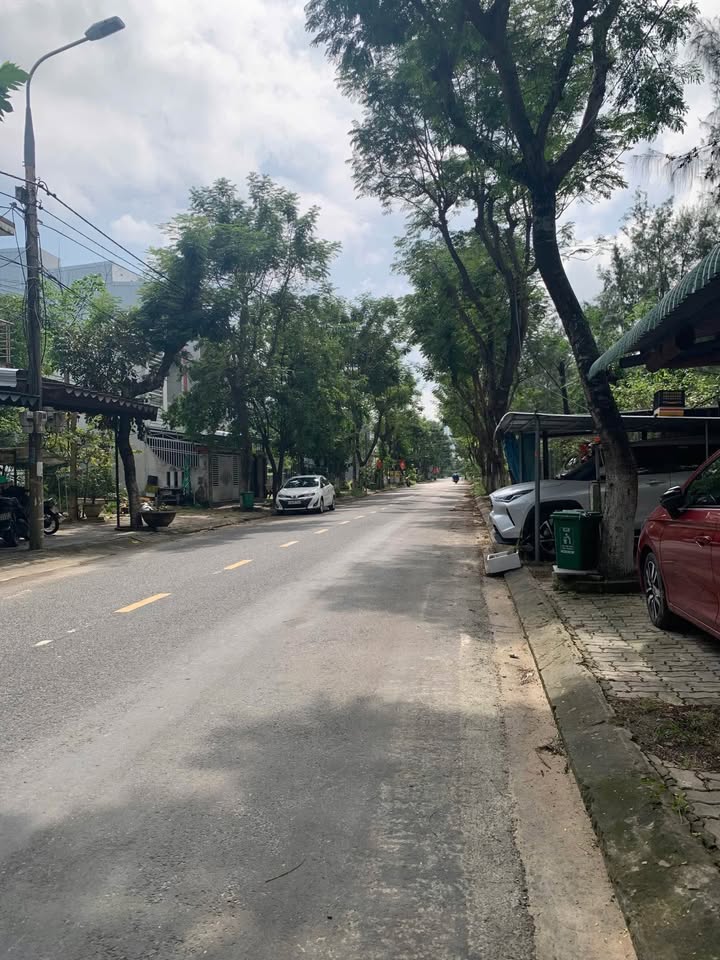 Nhà phố Ngũ Hành Sơn Đà Nẵng 145m² giá chỉ 5.x tỷ - Ô tô đỗ cửa, gần biển!